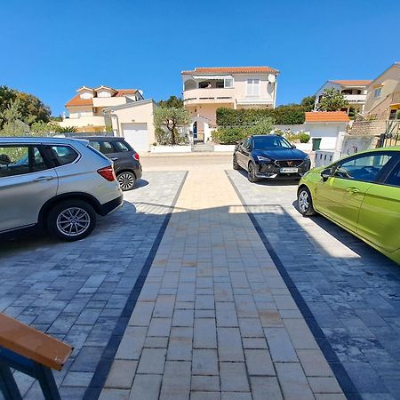 M&M Luxury Apartments Petrcane Exterior foto