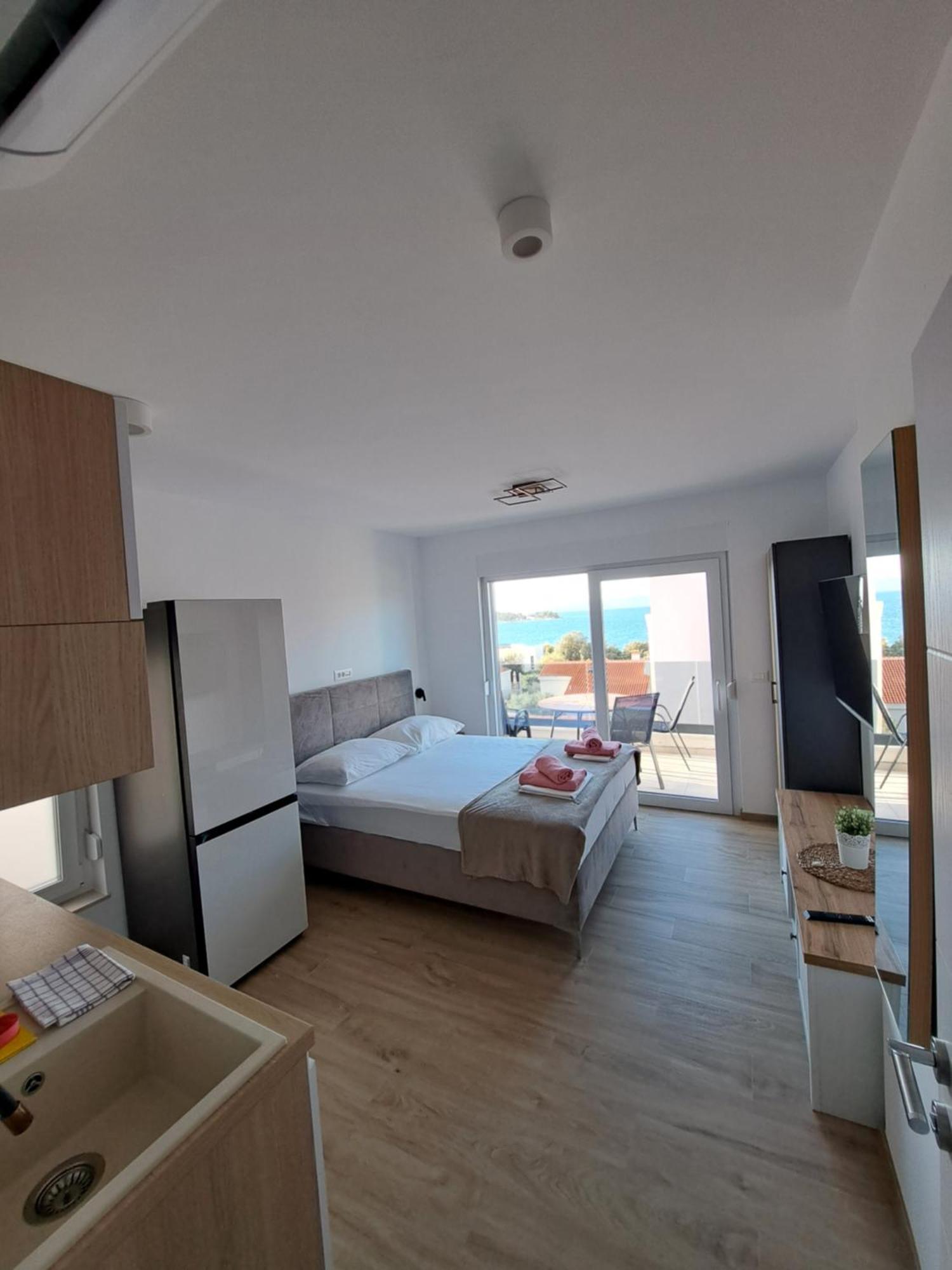 M&M Luxury Apartments Petrcane Exterior foto