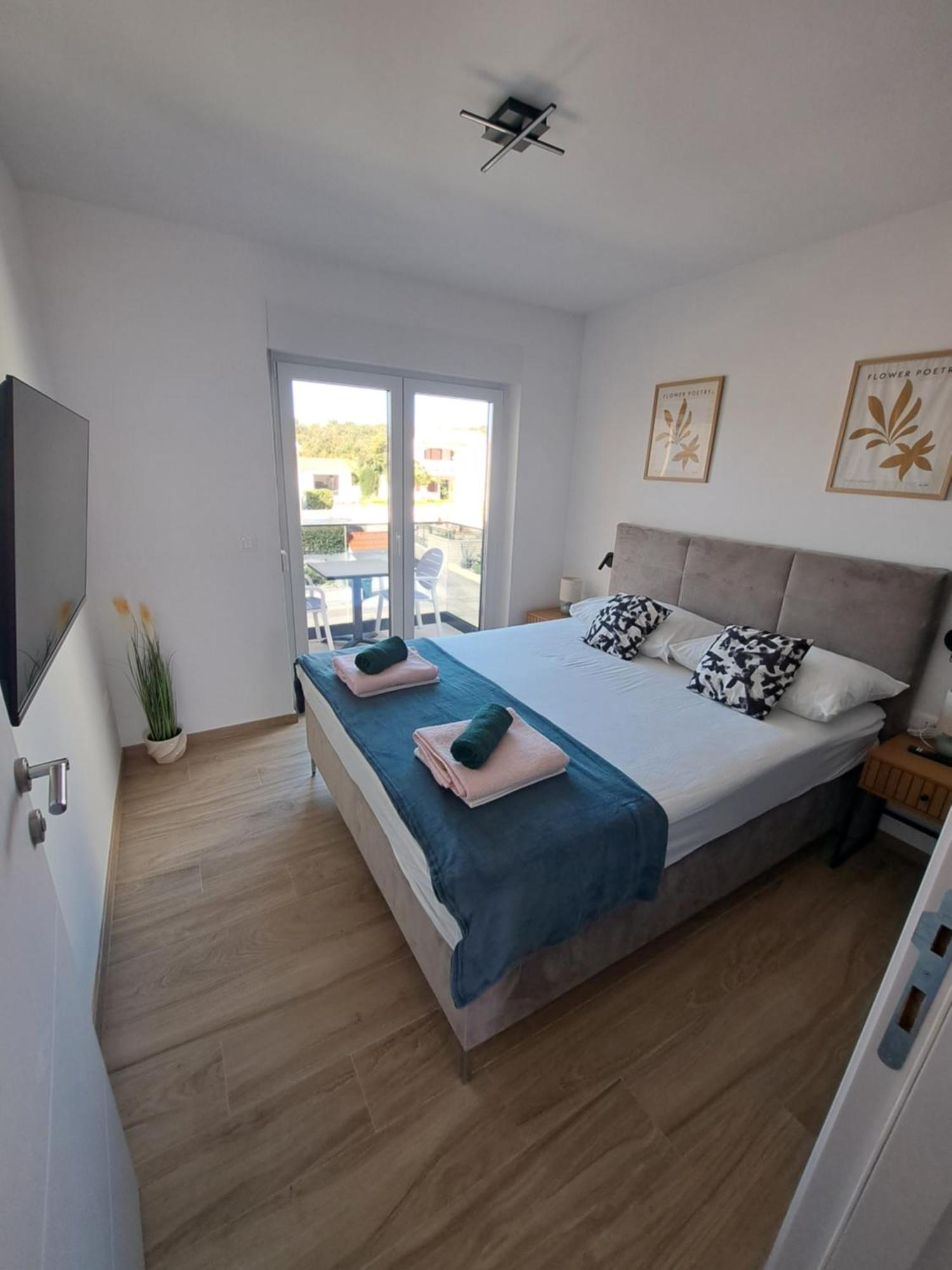M&M Luxury Apartments Petrcane Exterior foto