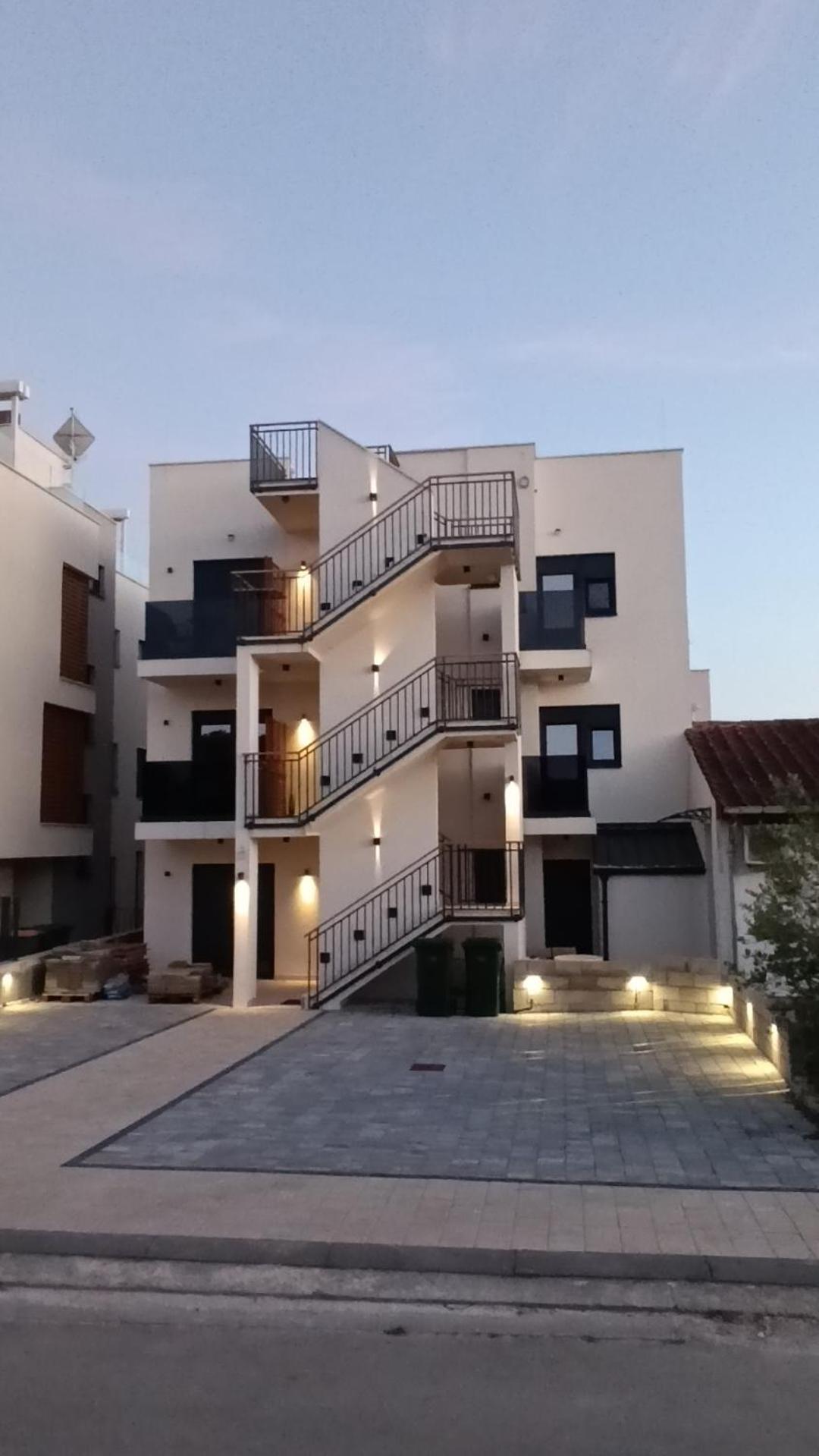 M&M Luxury Apartments Petrcane Exterior foto